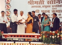 Mrs. Sonia Gandhi handing over appointment letters to land loser -Rai Bareilly - 7th Nov 2012