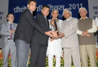 The former President of India, Dr. A.P.J. Abdul Kalam gave away the National Awards on Technology to the industrial/individual concern for developing indigenous technology, on the occasion of the Technology Day 2011, in New Delhi on May 11, 2011. 